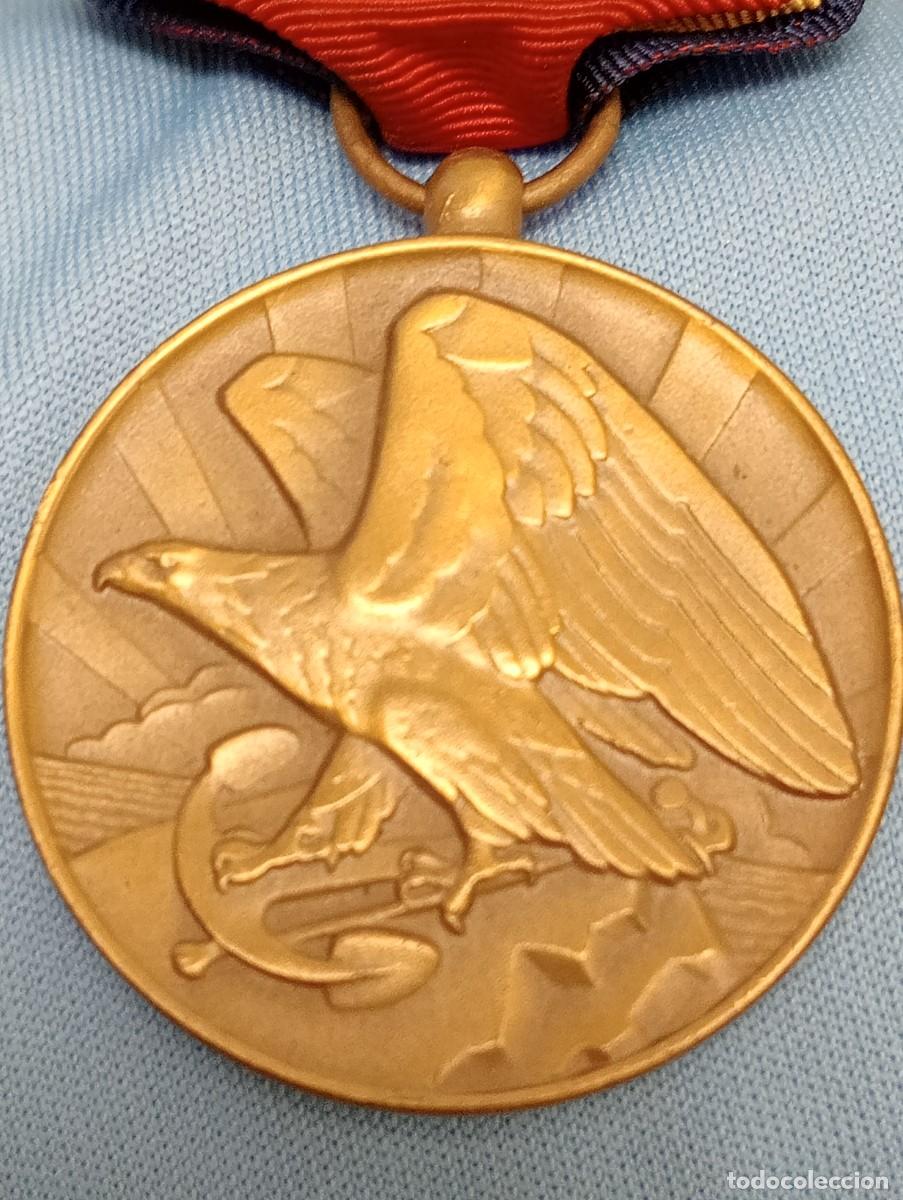 Antig&uuml;edades: Medalla Reserva Naval servicios - Foto 3