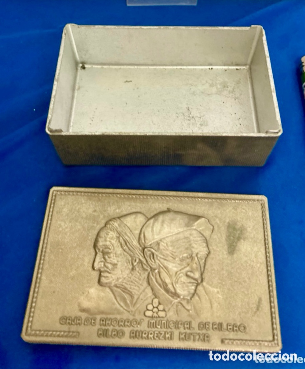 Antig&uuml;edades: Caja met&aacute;lica , tema Vasco , - Foto 5