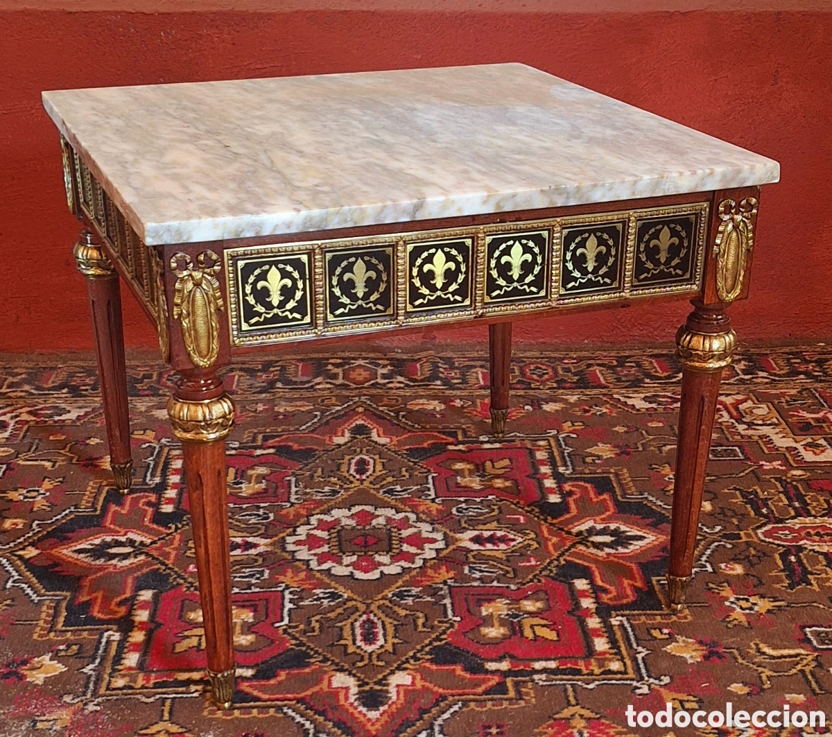 Antiguidades: Mesa de centro estilo victoriana