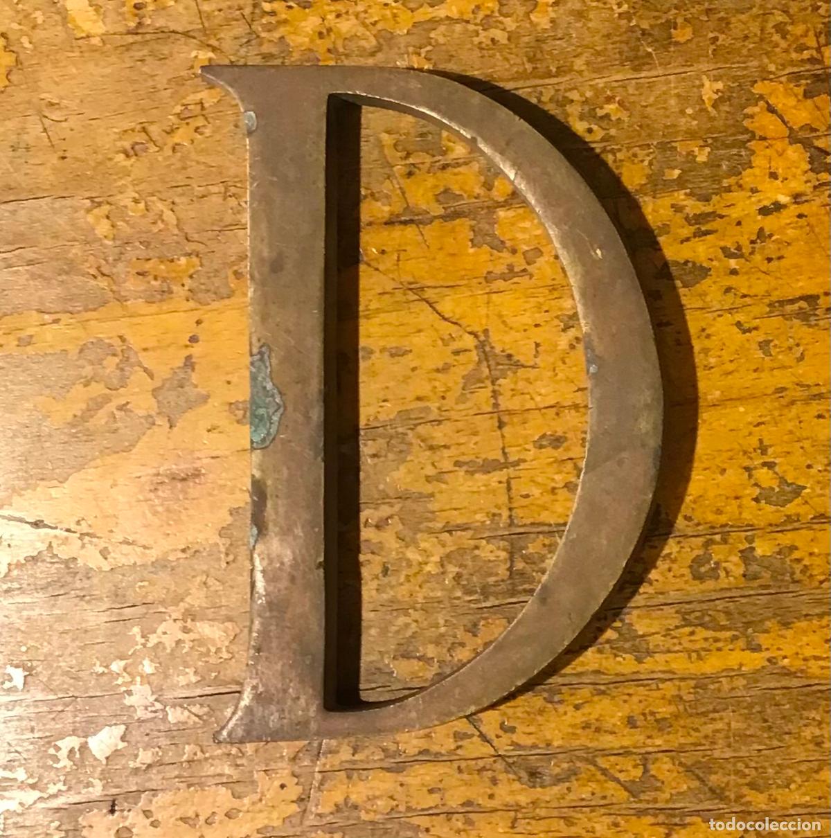 Antig&uuml;edades: ANTIGUA LETRA BRONCE - Foto 1