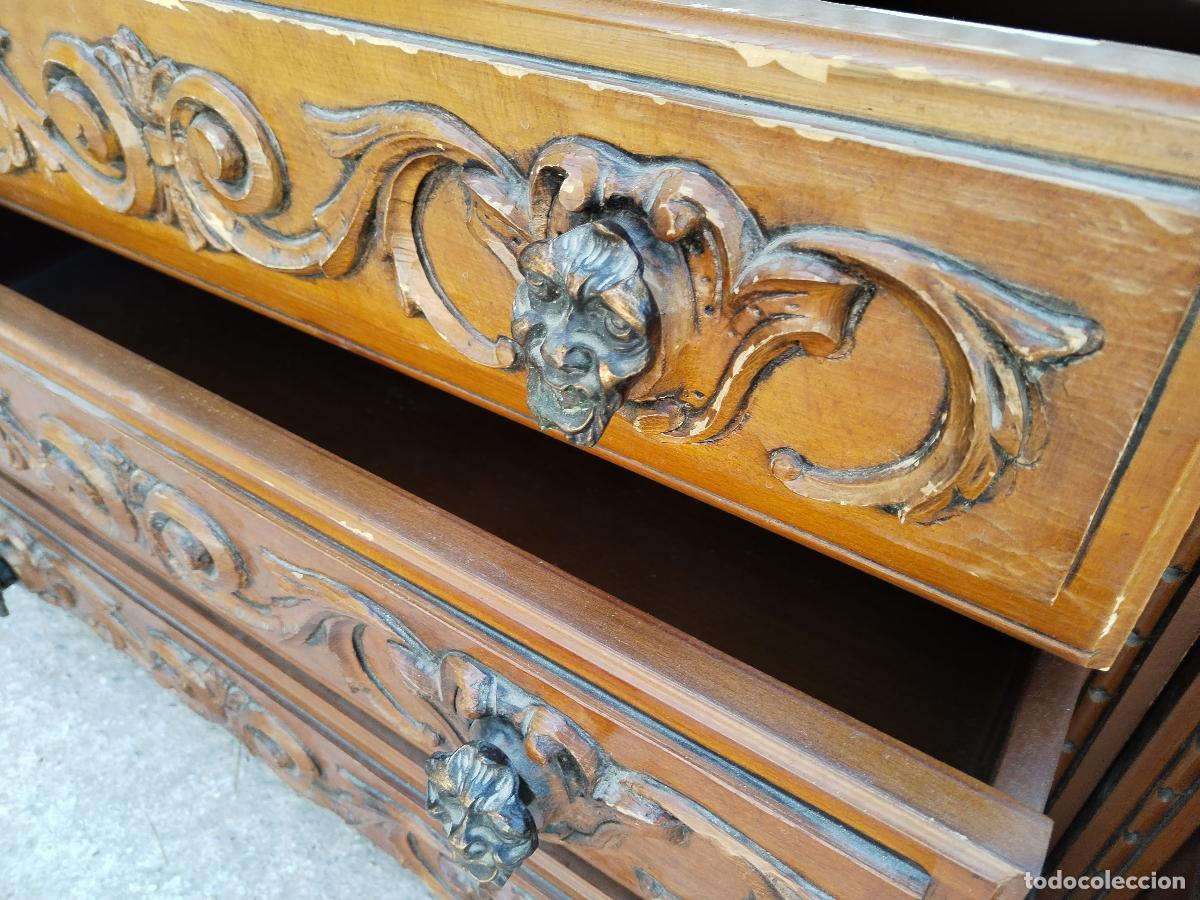 Antig&uuml;edades: 2 cajoneras de madera con relieves - Foto 5