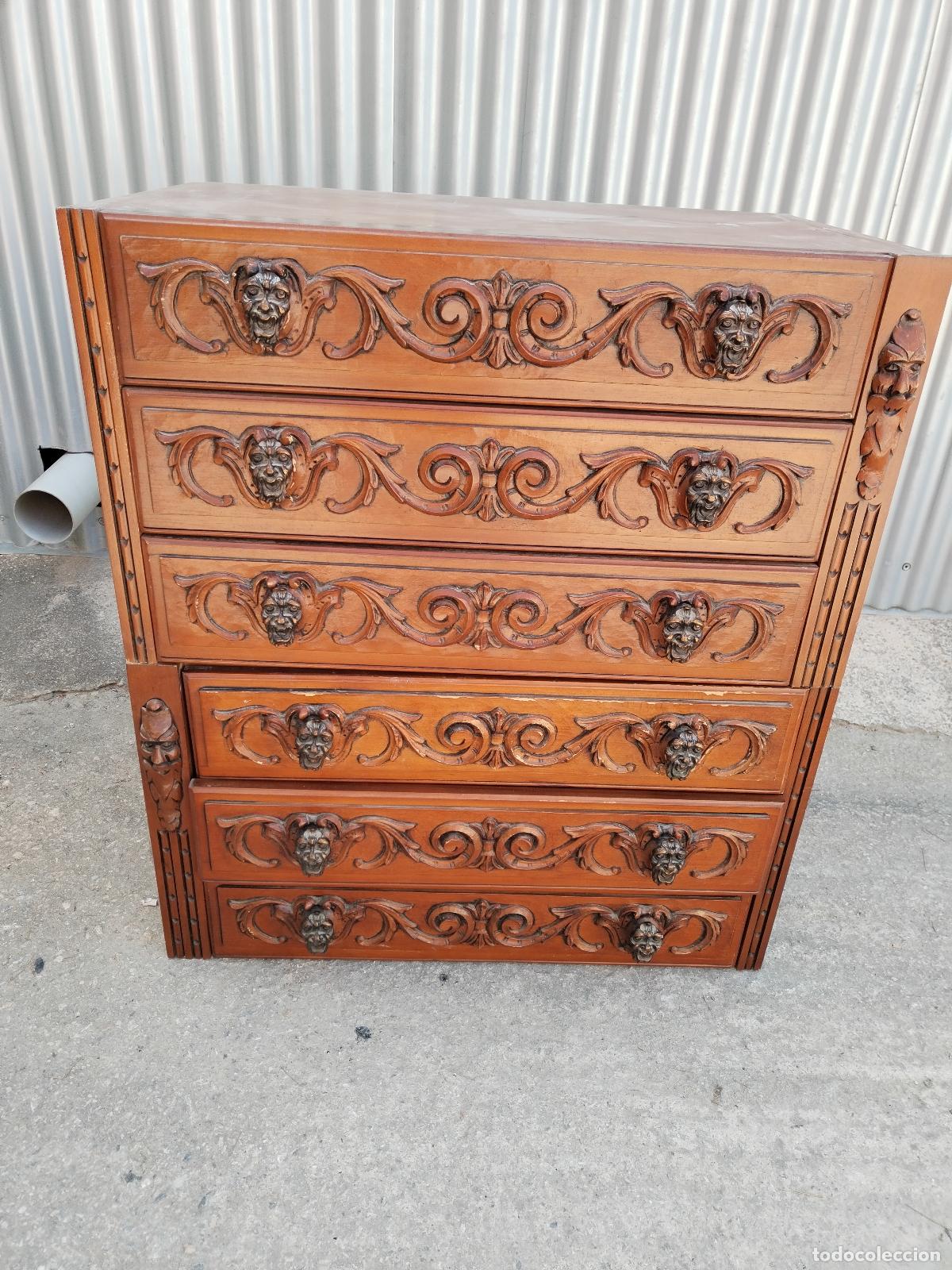 Antig&uuml;edades: 2 cajoneras de madera con relieves - Foto 1