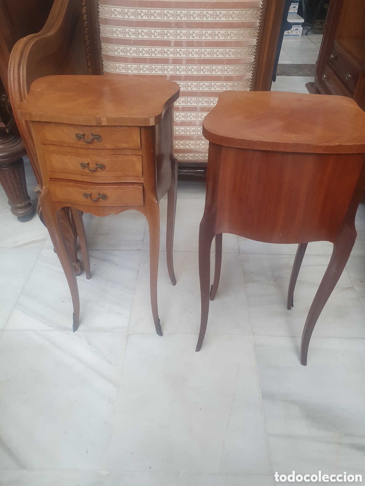 Antig&uuml;edades: Pareja de mesitas Luis 15 - Foto 4