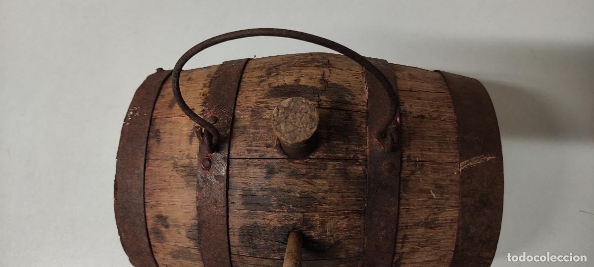 Antig&uuml;edades: ANTIGUO BARRIL TONEL EN MADERA Y FORJA CON ASA - Foto 1