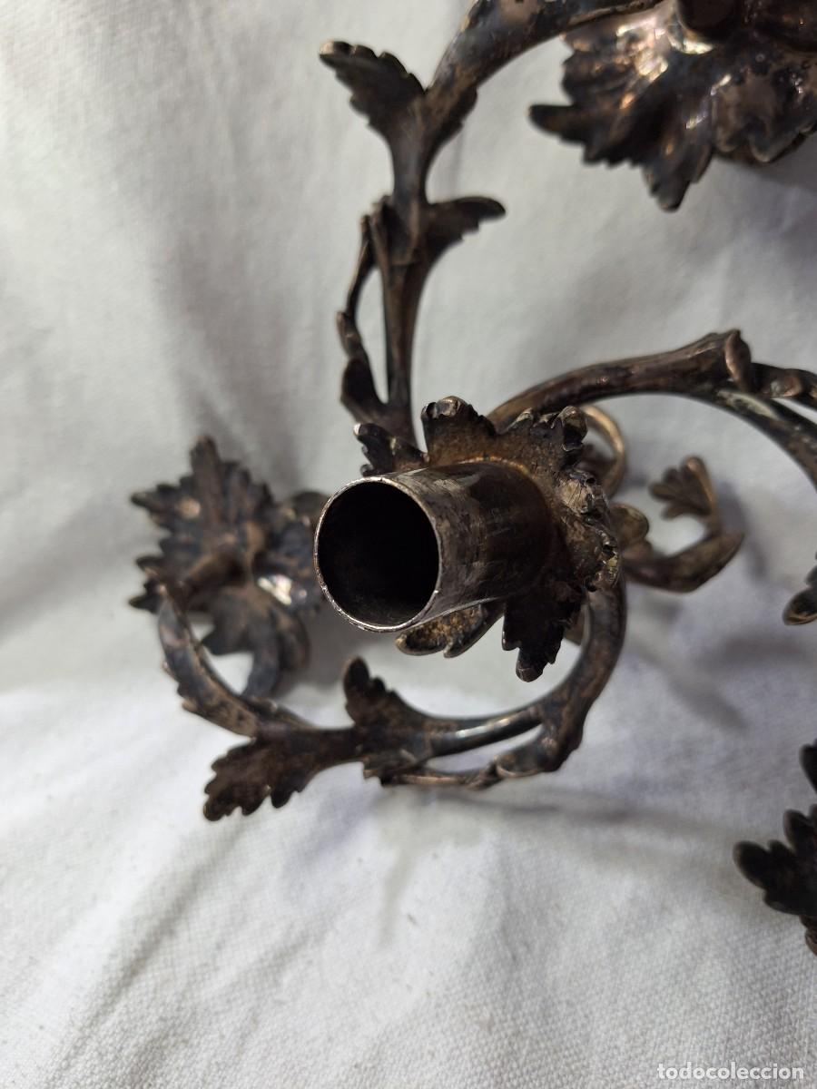 Antig&uuml;edades: Antiguo complemento de bronce para candelabro. - Foto 4