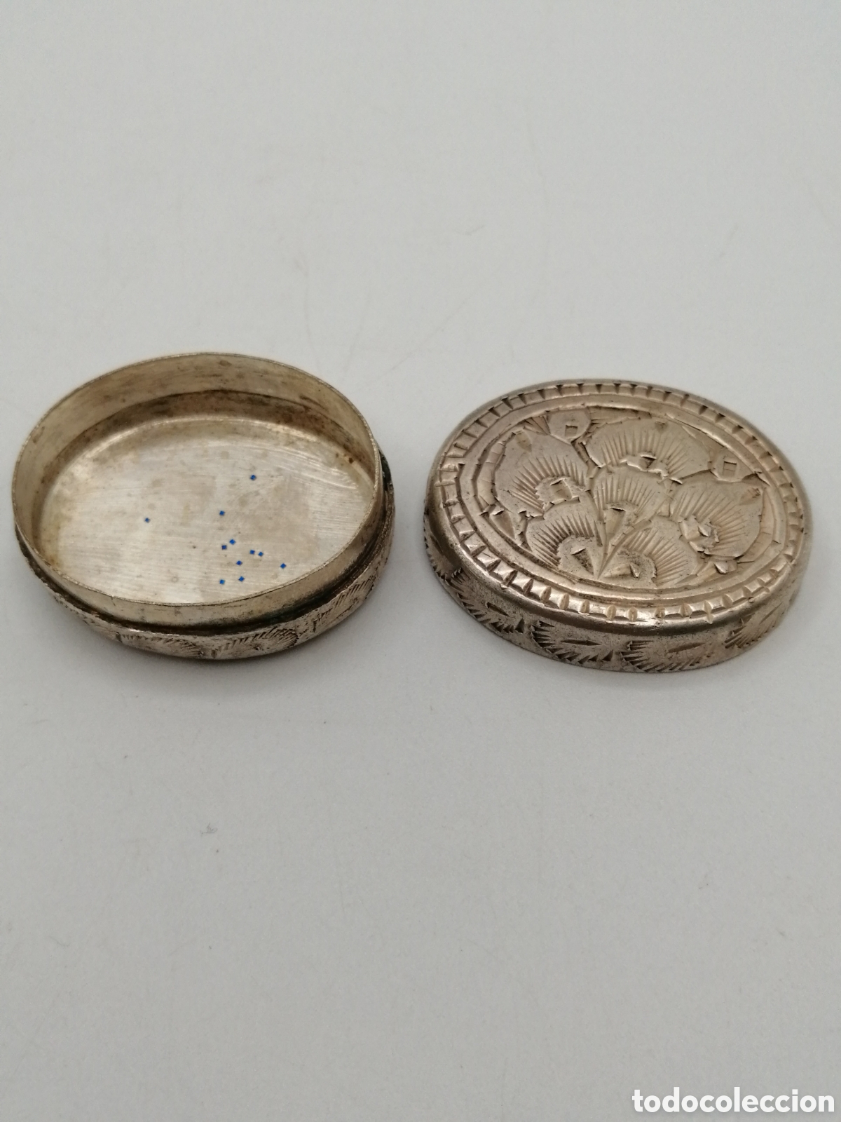 Antig&uuml;edades: Pastillero plata repujada 530mls - Foto 3