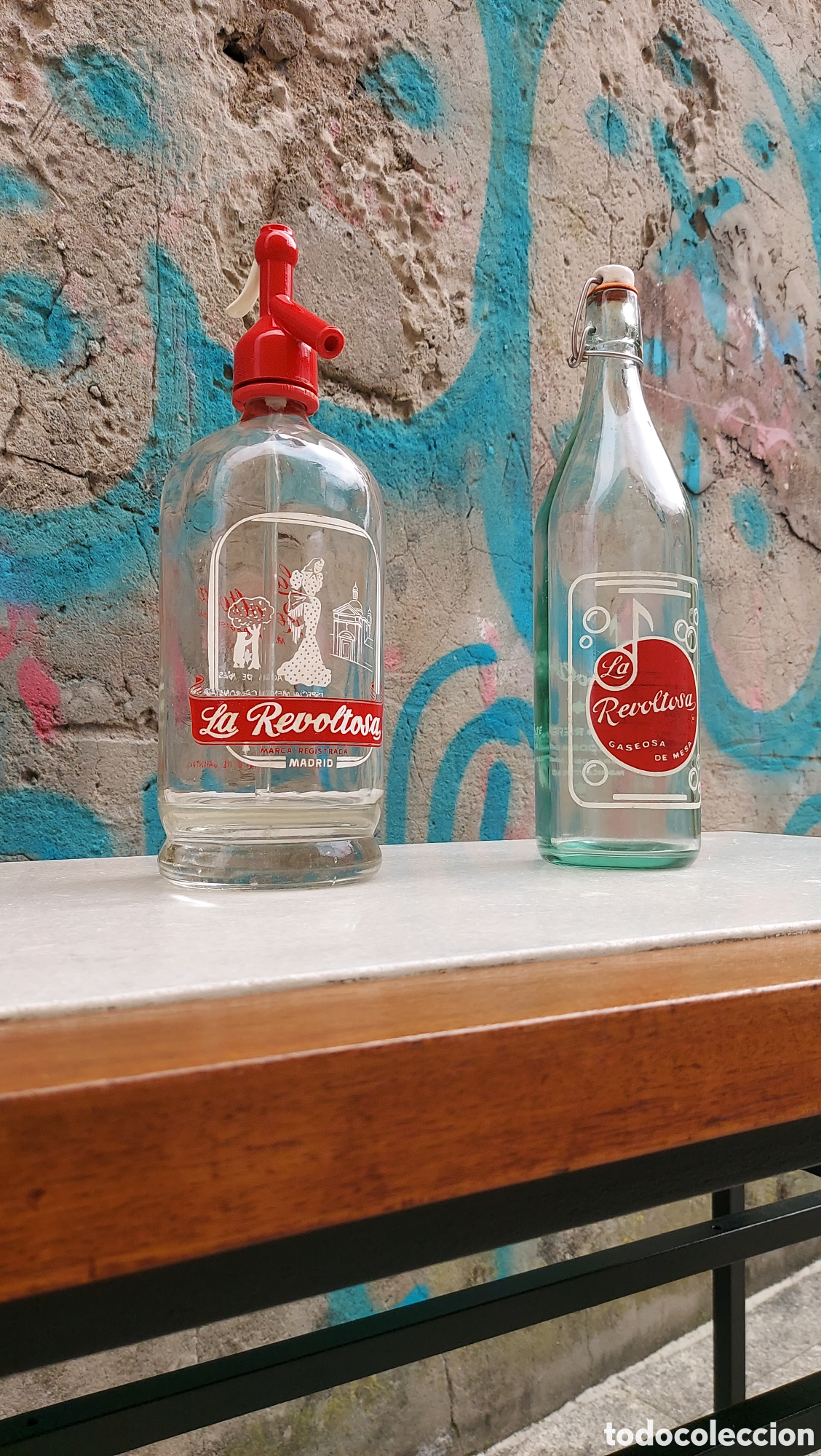 Antig&uuml;edades: Conjunto botella y sif&oacute;n La Revoltosa - Foto 1