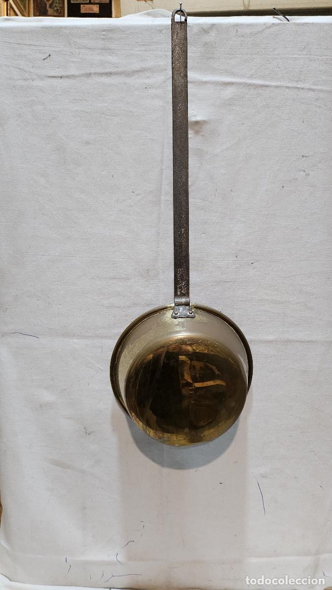 Antig&uuml;edades: cazo antiguo rustico de metal - Foto 3