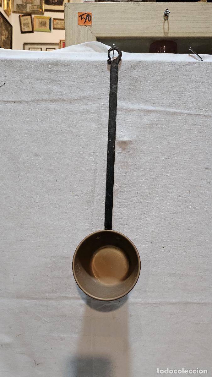 Antig&uuml;edades: cazo antiguo rustico de metal - Foto 1