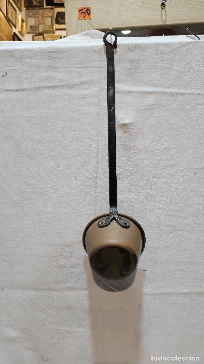 Antig&uuml;edades: cazo antiguo rustico de metal - Foto 3
