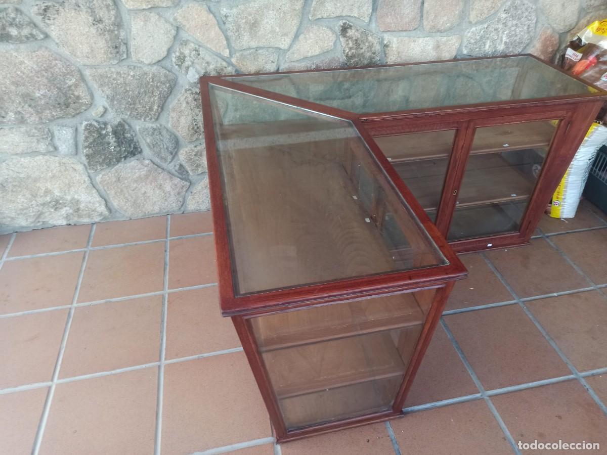 Antig&uuml;edades: Vitrina mostrador teca - Foto 2