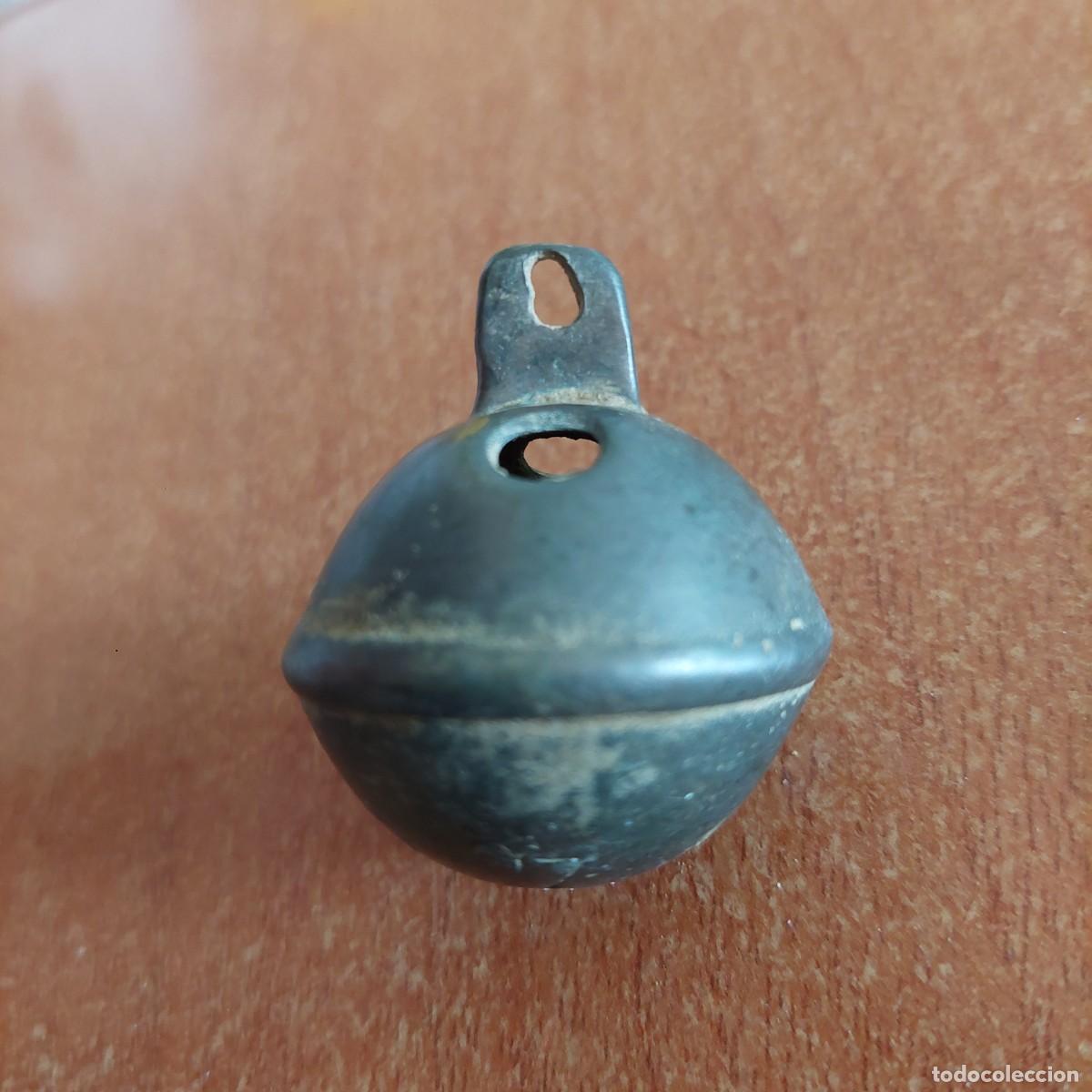 Antig&uuml;edades: Antiguo cascabel de bronce - Foto 3