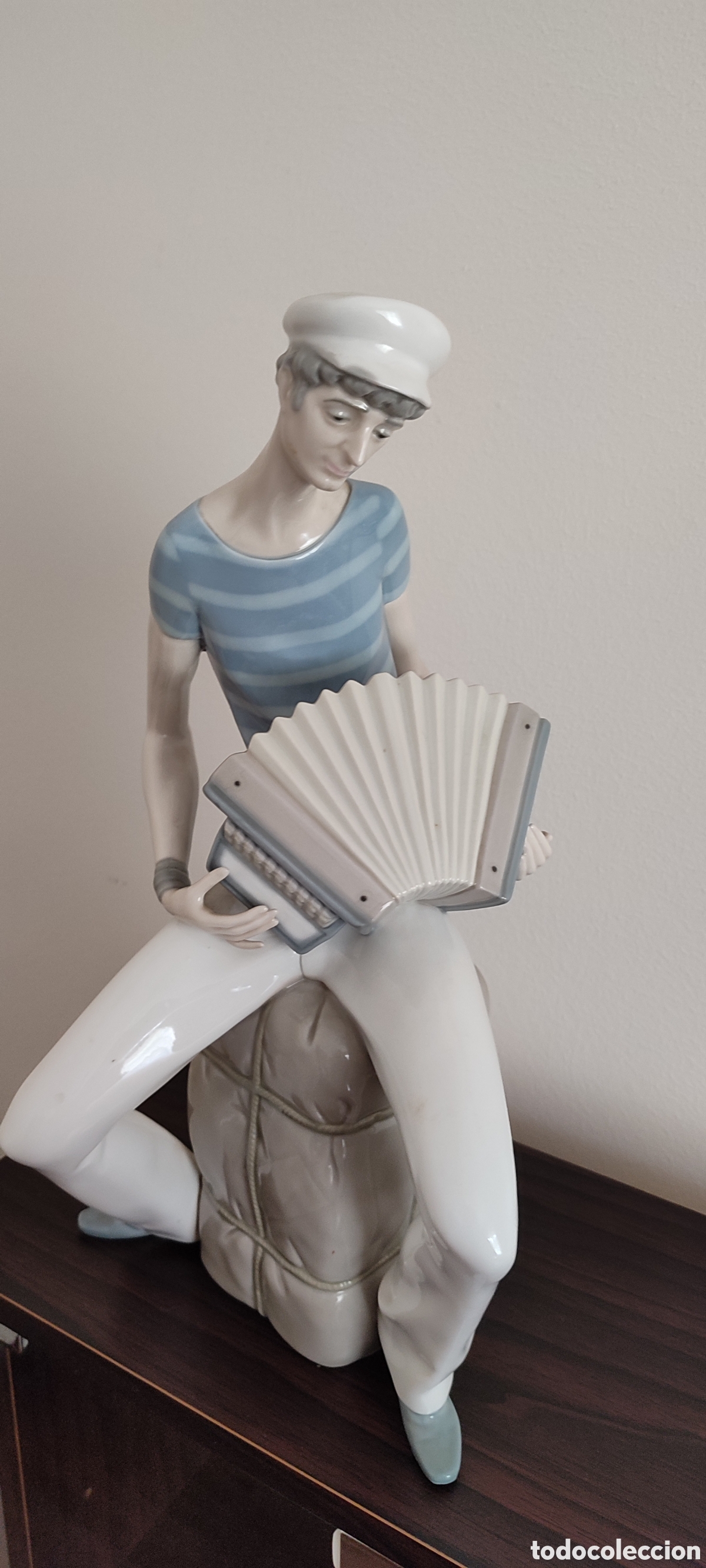 Antig&uuml;edades: Lladr&oacute; marinero con acordeon - Foto 1