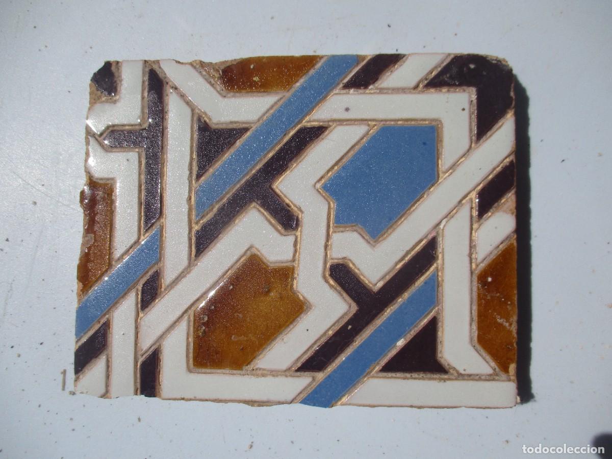 Antig&uuml;edades: Fragmento de azulejo antiguo de Sevilla - Foto 1