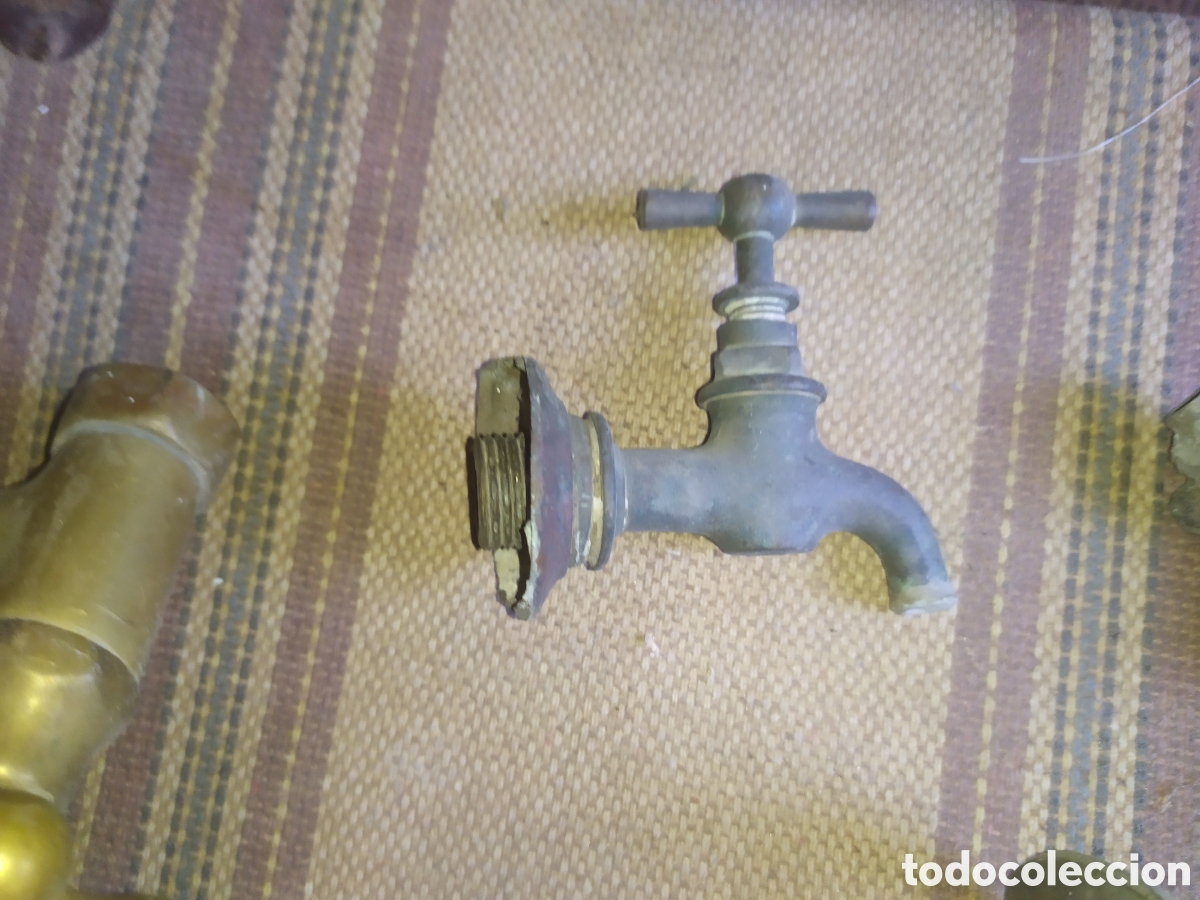 Antig&uuml;edades: Lote grifos antiguos - Foto 1