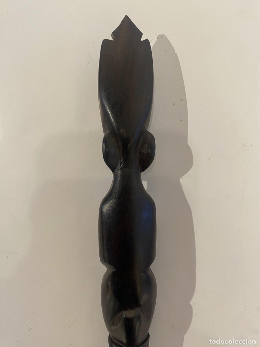 Antig&uuml;edades: Tenedor de Madera con Tallado - Foto 3