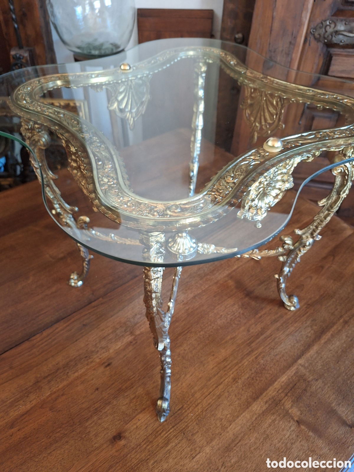 Antig&uuml;edades: Mesa auxiliar de bronce con jarron - Foto 4