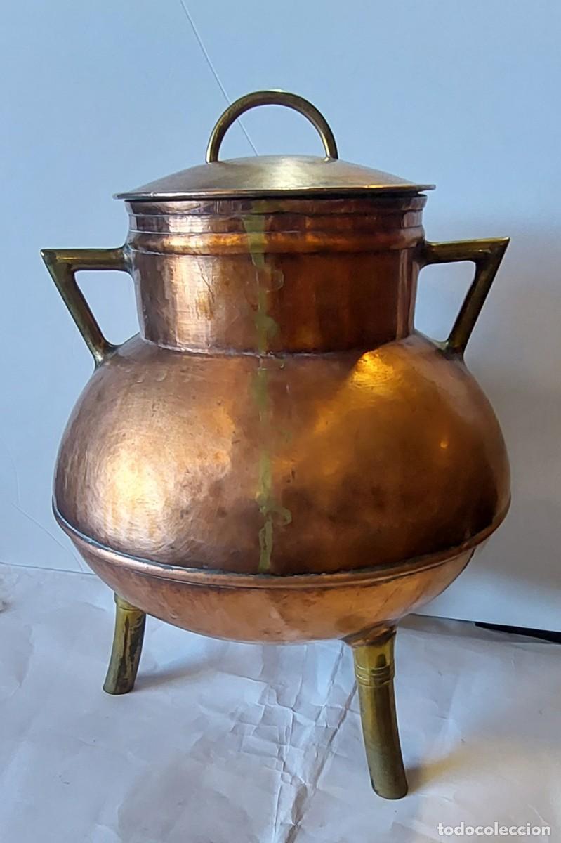 Antig&uuml;edades: Pote de cobre y metal - Foto 1