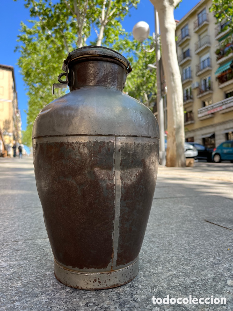 Antig&uuml;edades: Antiguo recipiente de lat&oacute;n - Foto 7