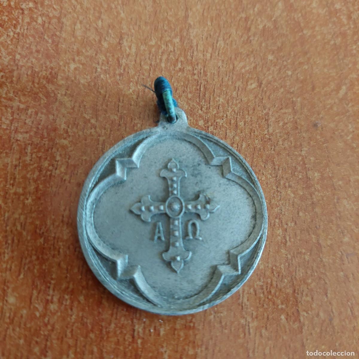 Antig&uuml;edades: Medalla Nuestra se&ntilde;ora Covadonga - Foto 2