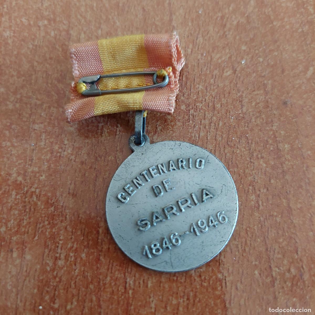 Antig&uuml;edades: Medalla centenario de Sarria 1846 1946 - Foto 2