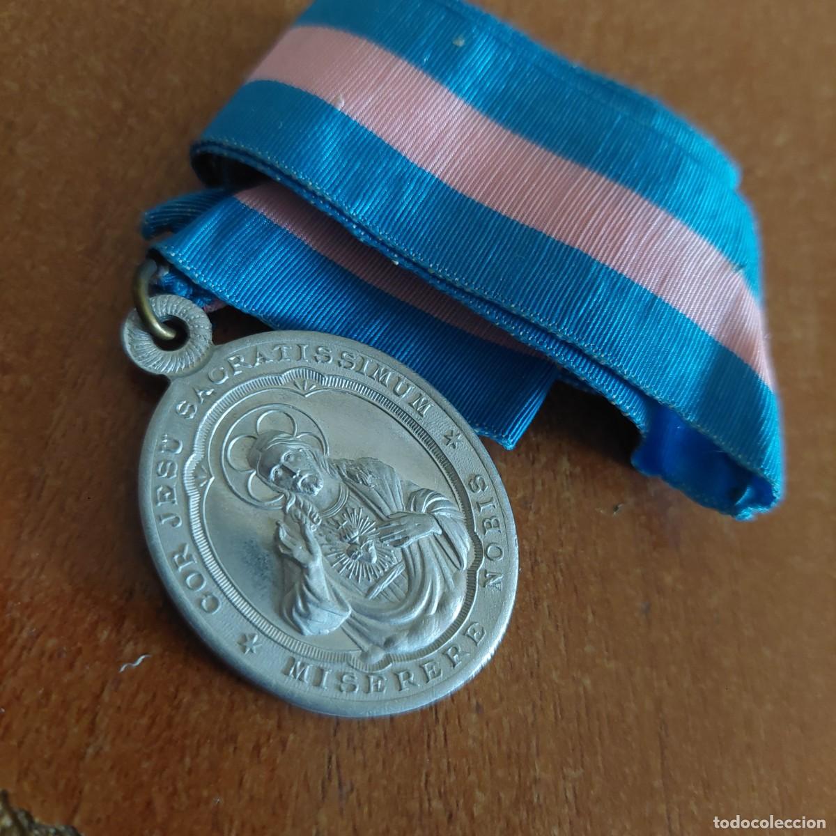 Antig&uuml;edades: Antigua medalla Miserere - Foto 1