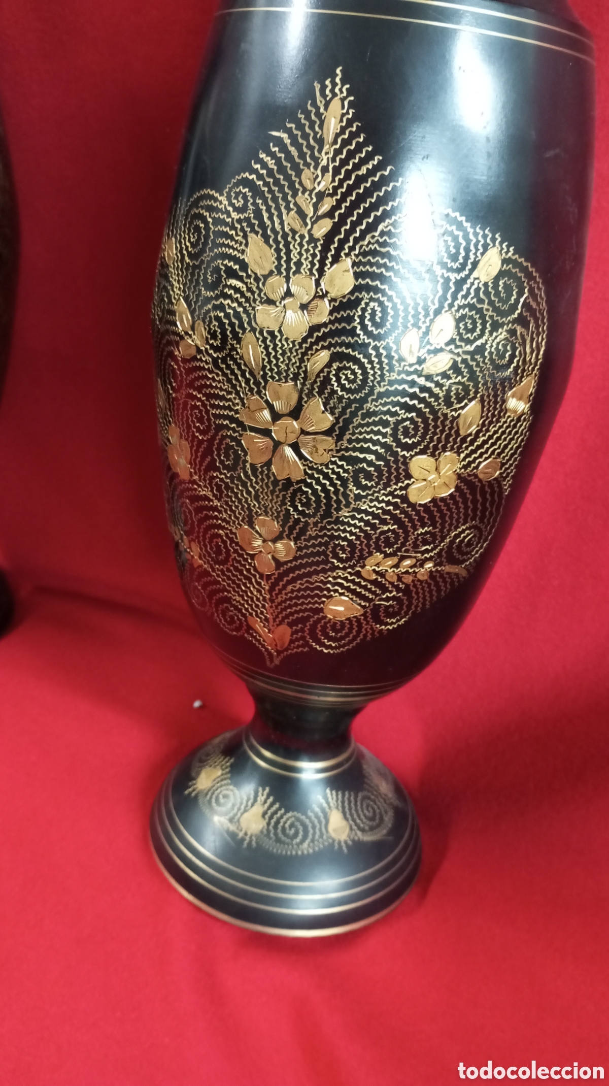 Antig&uuml;edades: Jarrones de bronce cincelado (53cm) - Foto 2
