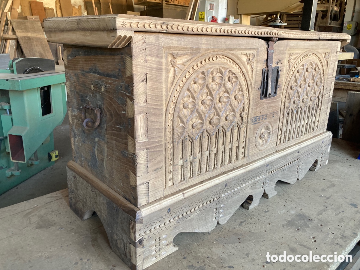 Antig&uuml;edades: Arca tallada g&oacute;tica madera - Foto 2