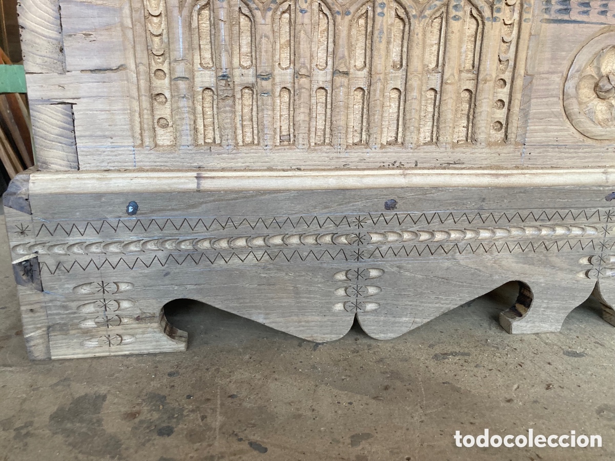 Antig&uuml;edades: Arca tallada g&oacute;tica madera - Foto 4