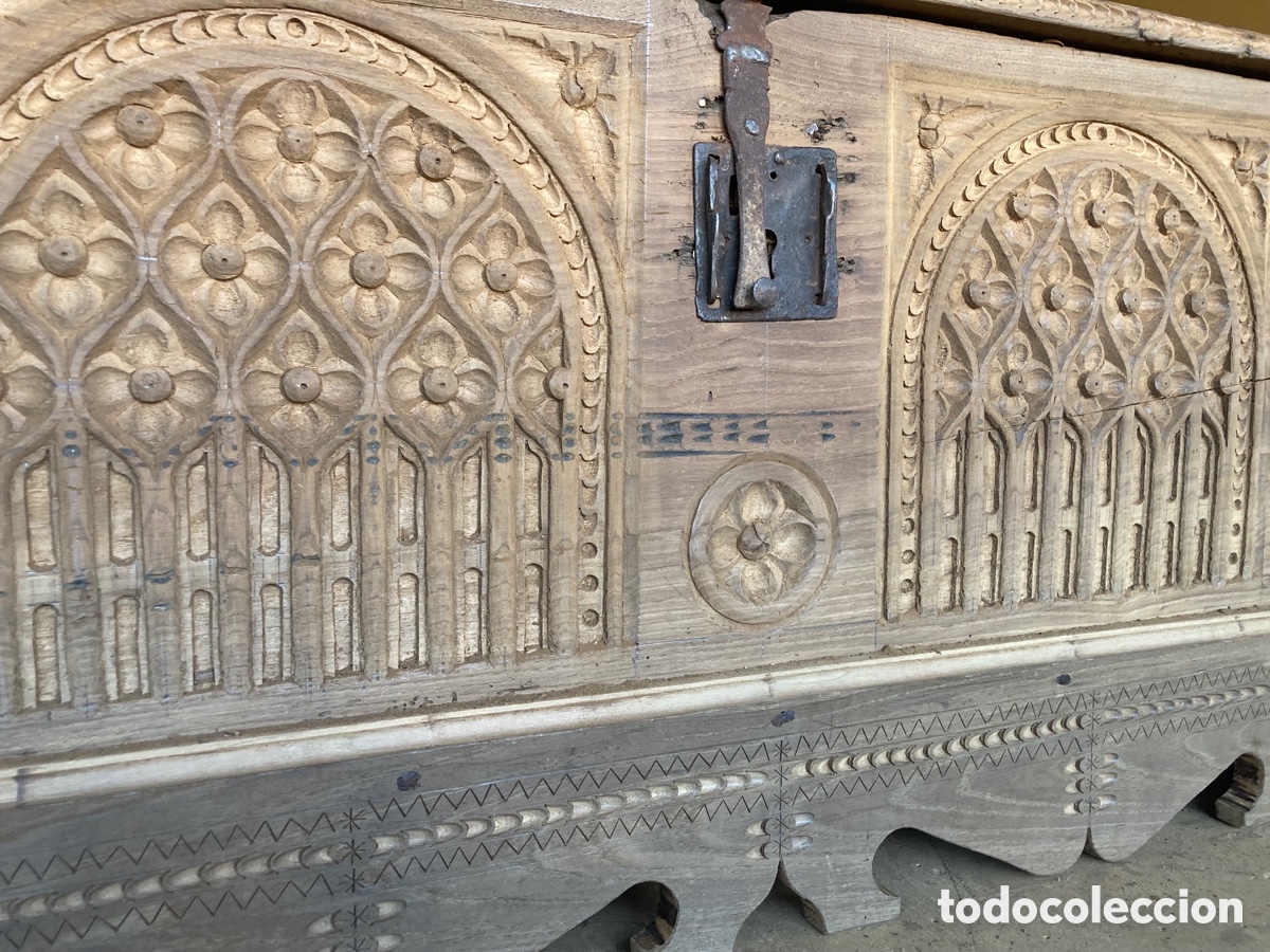 Antig&uuml;edades: Arca tallada g&oacute;tica madera - Foto 5