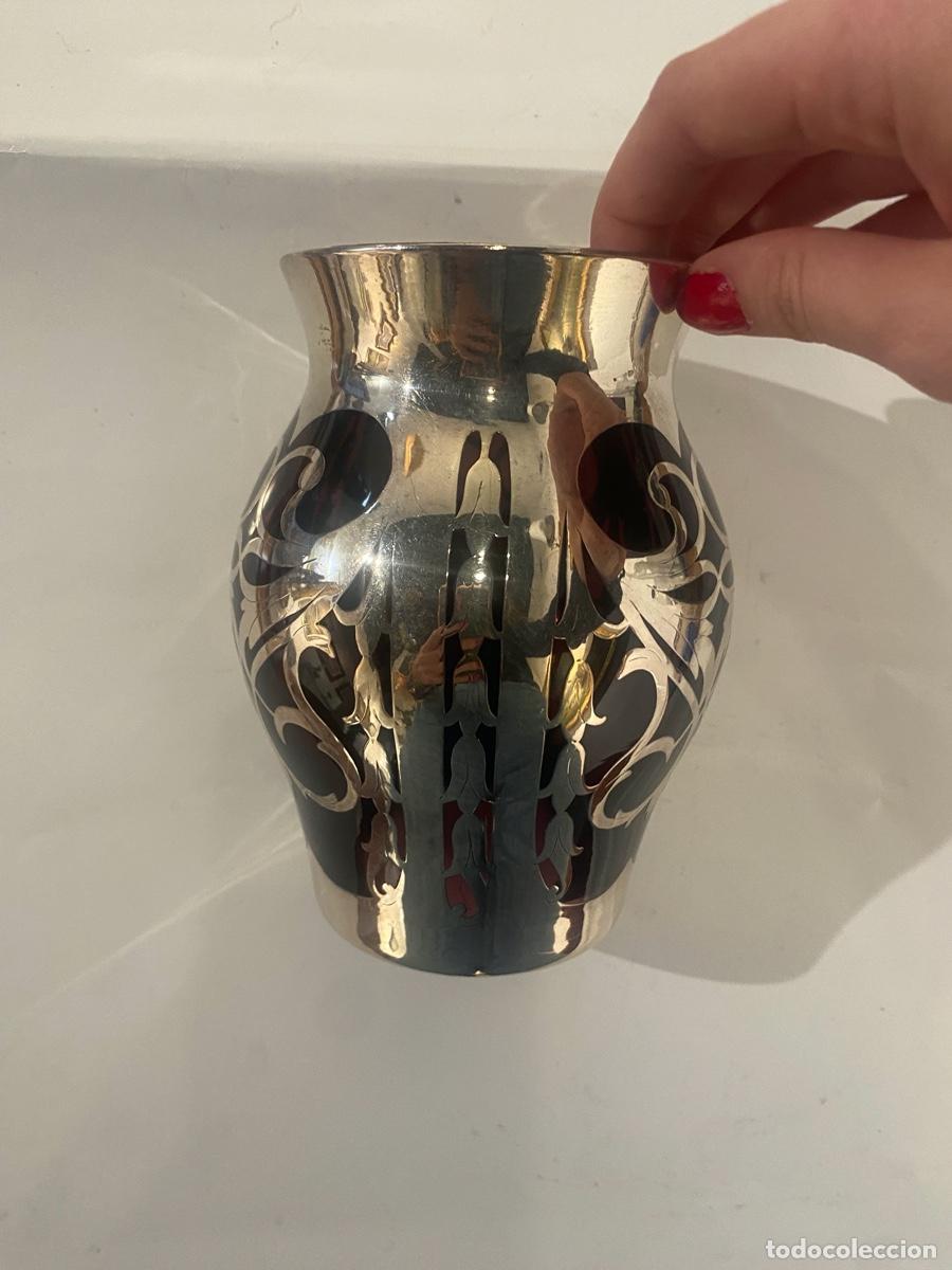 Antig&uuml;edades: Jarr&oacute;n Morado con Patr&oacute;n de Placas Plateadas - Foto 1