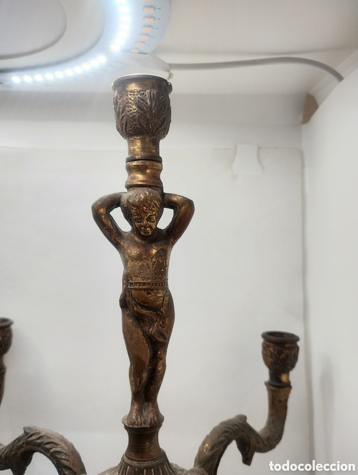 Antig&uuml;edades: Pareja de antiguos candelabros de bronce - Foto 6