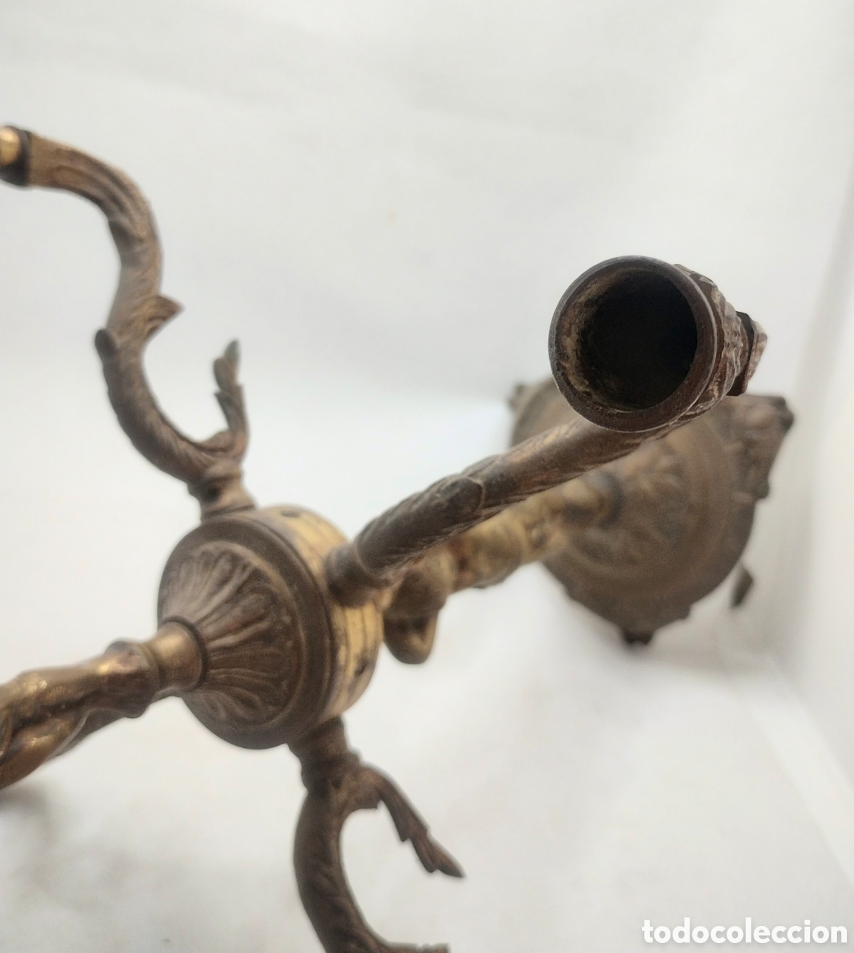Antig&uuml;edades: Pareja de antiguos candelabros de bronce - Foto 8