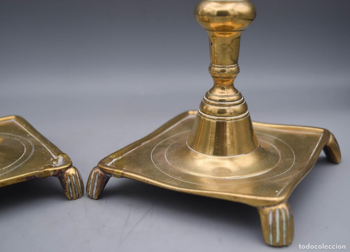 Antig&uuml;edades: Candeleros vascos de bronce - Foto 7