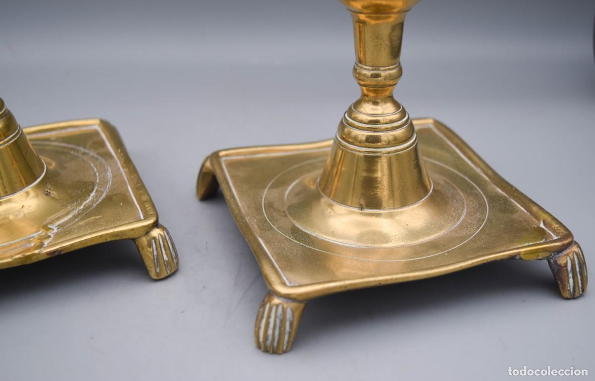 Antig&uuml;edades: Candeleros vascos de bronce - Foto 10