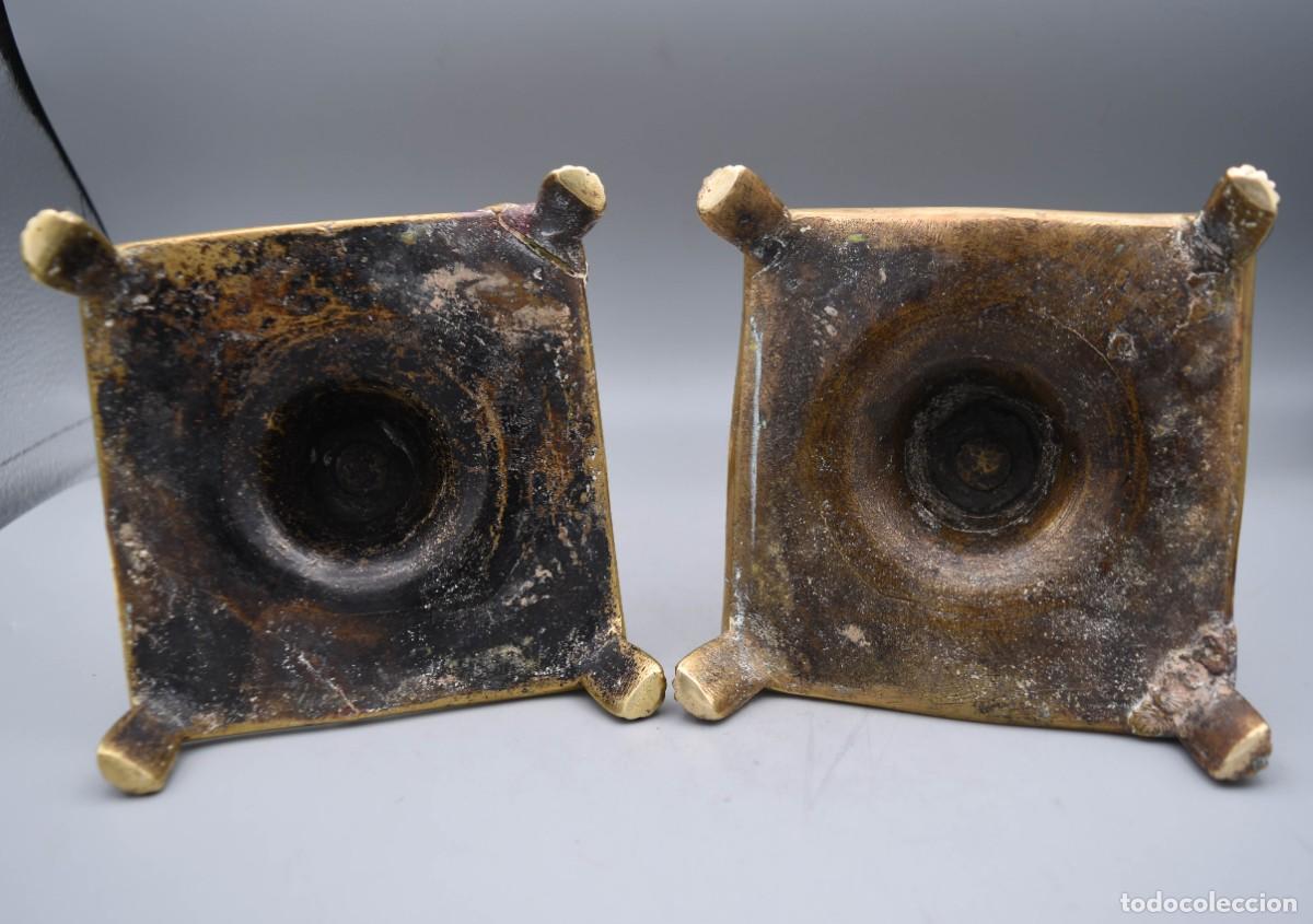 Antig&uuml;edades: Candeleros vascos de bronce - Foto 12