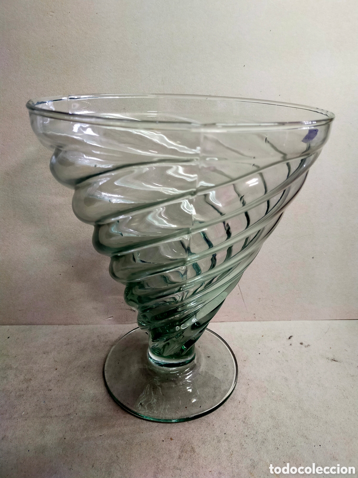 Antig&uuml;edades: JARRON DE CRISTAL CON FORMA DE ESPIRAL. - Foto 1