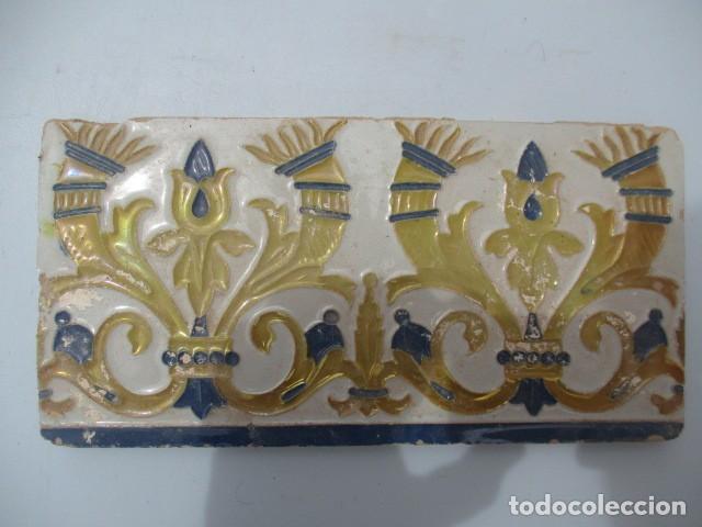 Antig&uuml;edades: Azulejo Reflejos de oro cuernos de la abundancia - Foto 1