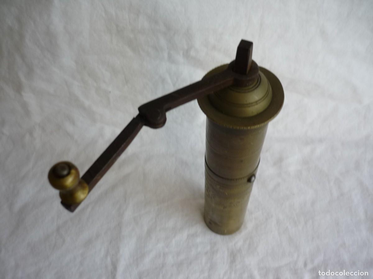 Antig&uuml;edades: Antiguo molinillo de pimienta en bronce e hierro, funcionando, Turquia - Foto 3