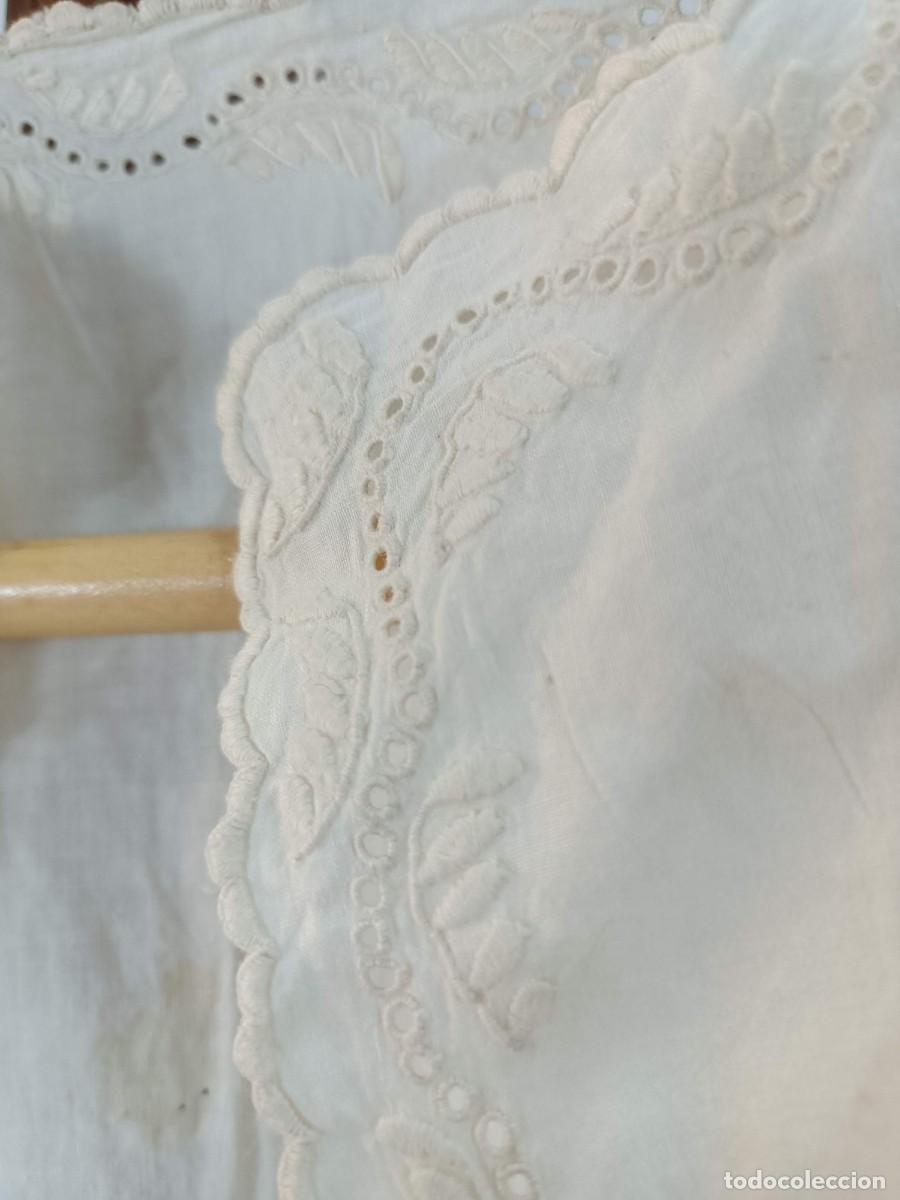 Antig&uuml;edades: ANTIGUA CAMISA BORDADA - Foto 3