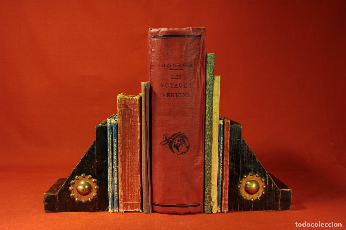 Antig&uuml;edades: Pareja de Sujeta libros de madera euskaldunes - Foto 4