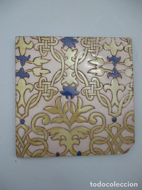 Antig&uuml;edades: Azulejo Jose Mensaque de Reflejos oro - Foto 2