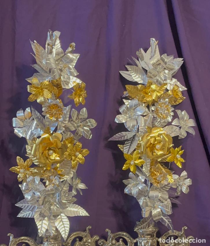 Antig&uuml;edades: Pareja de ramos flores de talco