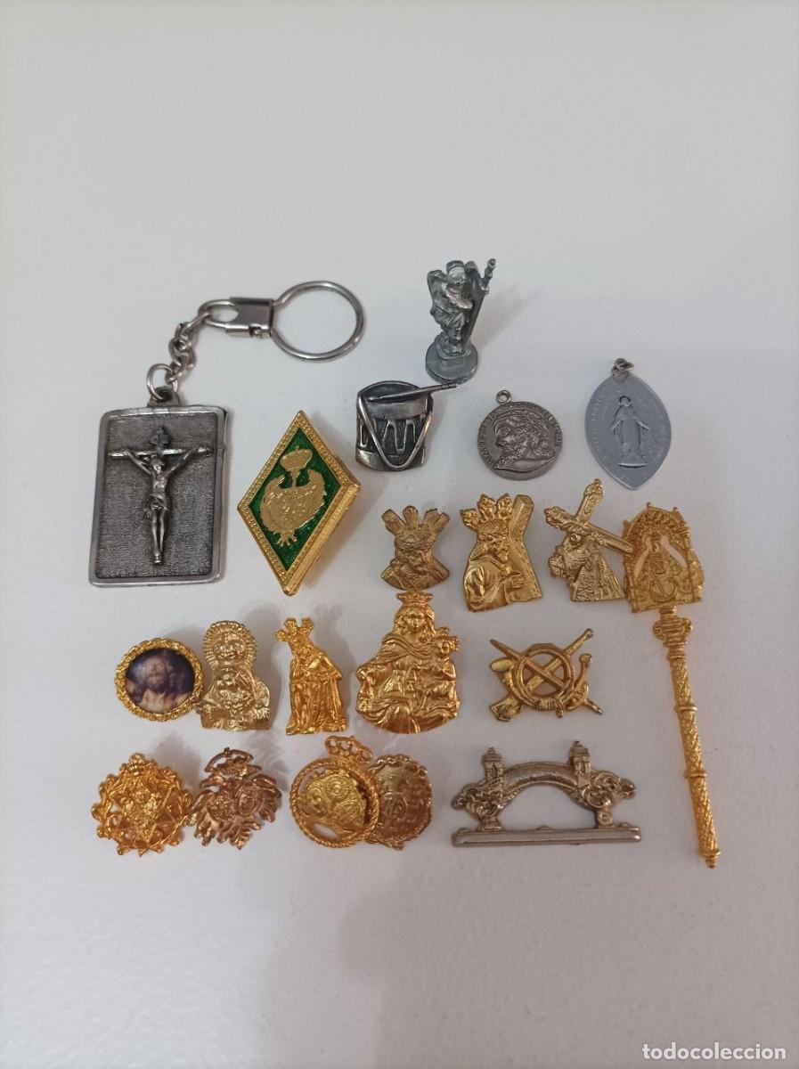Antig&uuml;edades: Lote de pines de Semana Santa - Foto 1