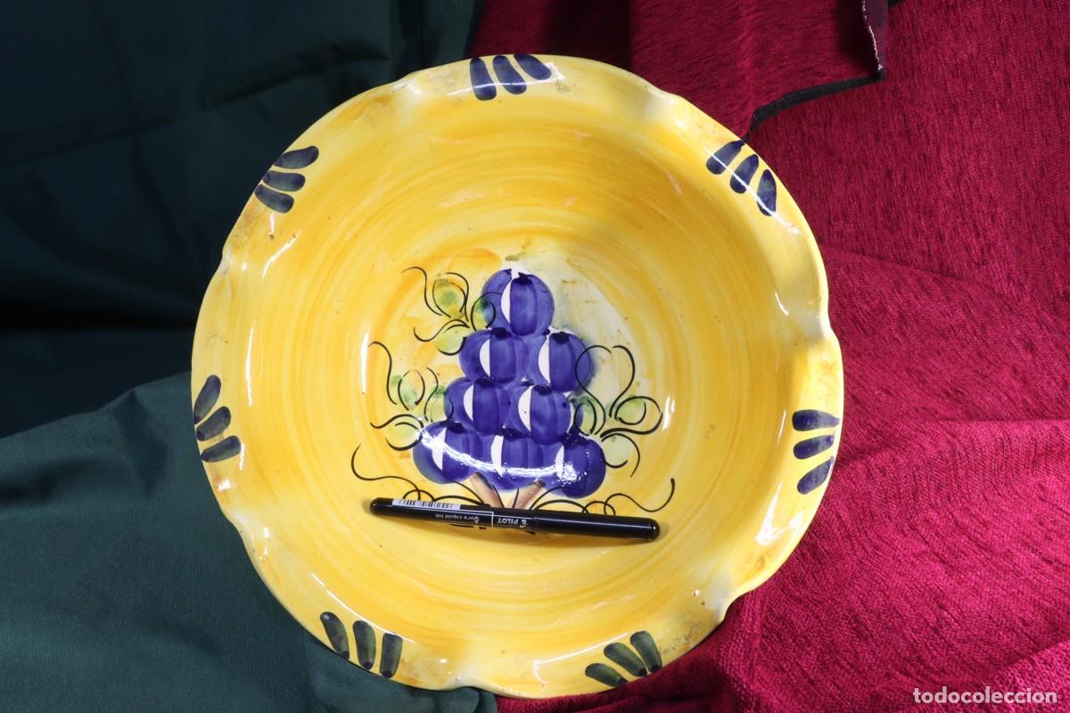 Antig&uuml;edades: Centro de mesa de loza. Pintado a mano. Earthenware centrepiece. Hand painted. - Foto 4