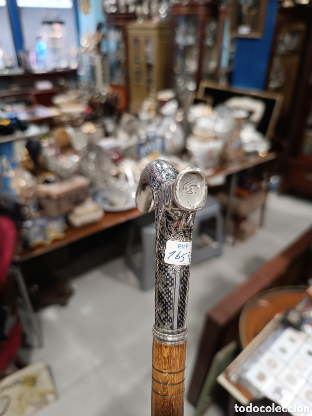 Antig&uuml;edades: Bast&oacute;n con empu&ntilde;adura de plata biselada y palo de madera - Foto 3