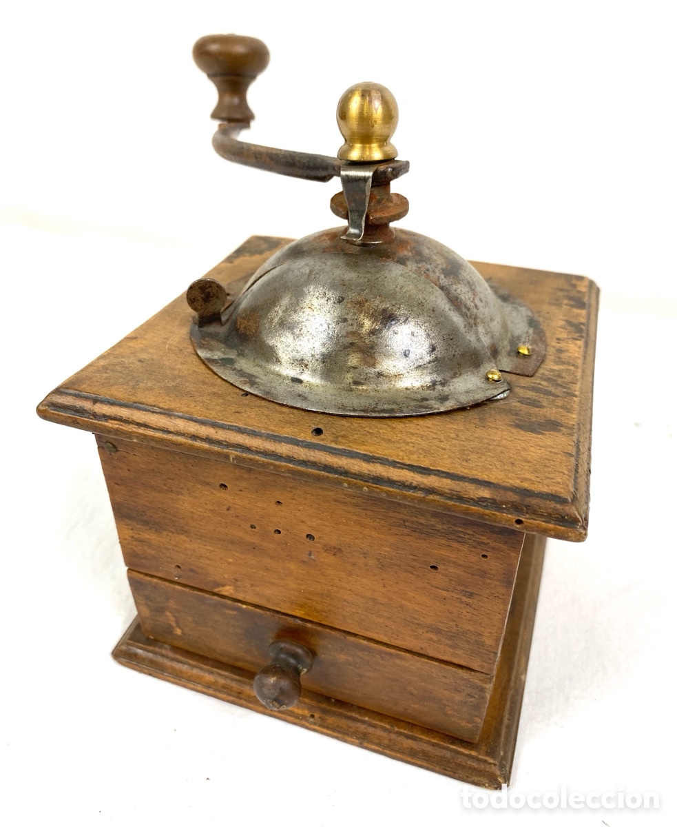 MOLINILLO DE CAFE DE MADERA, HIERRO Y LAT&Oacute;N
