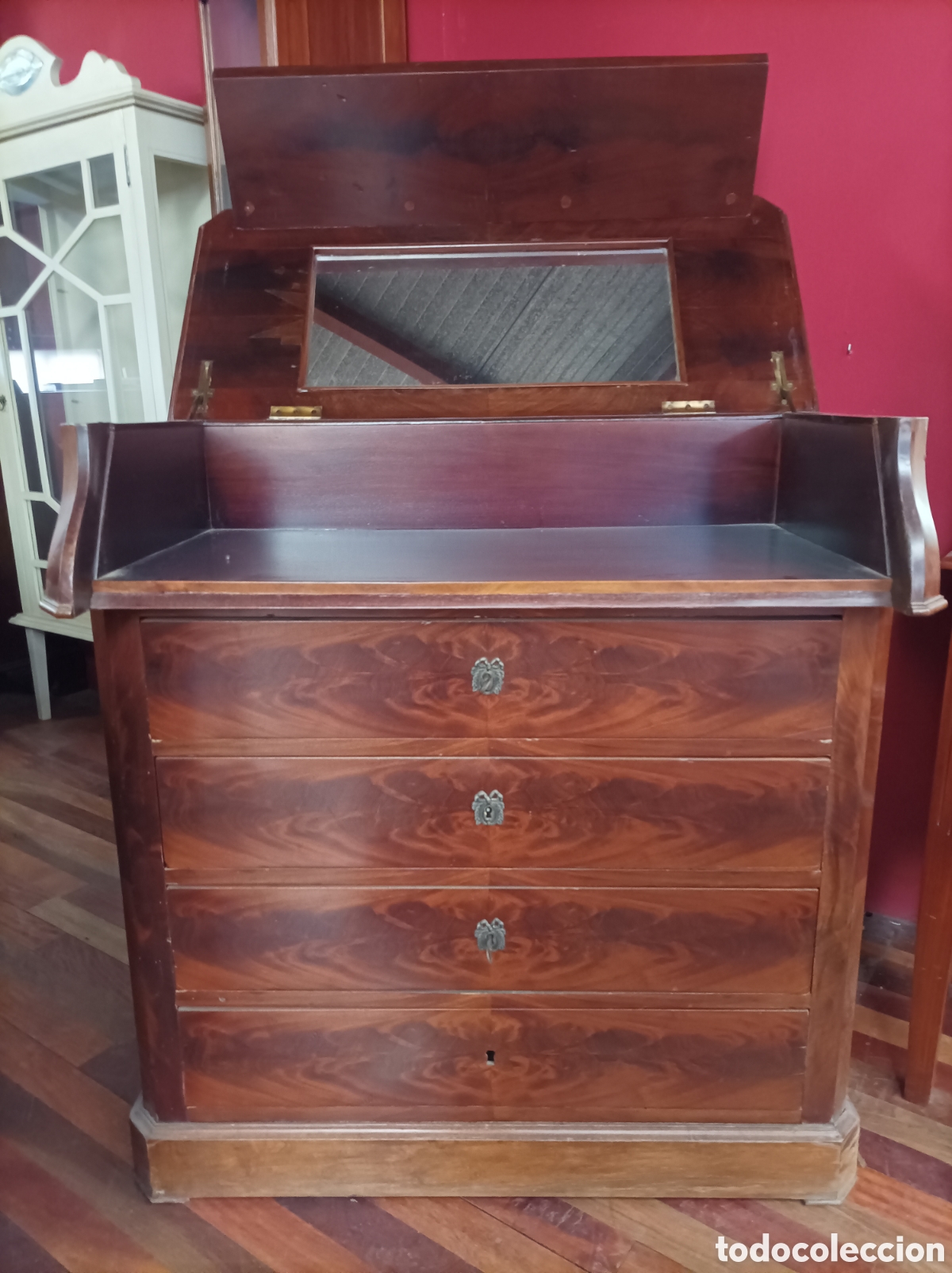 Antig&uuml;edades: C&oacute;moda en Palma de Caoba - Foto 2