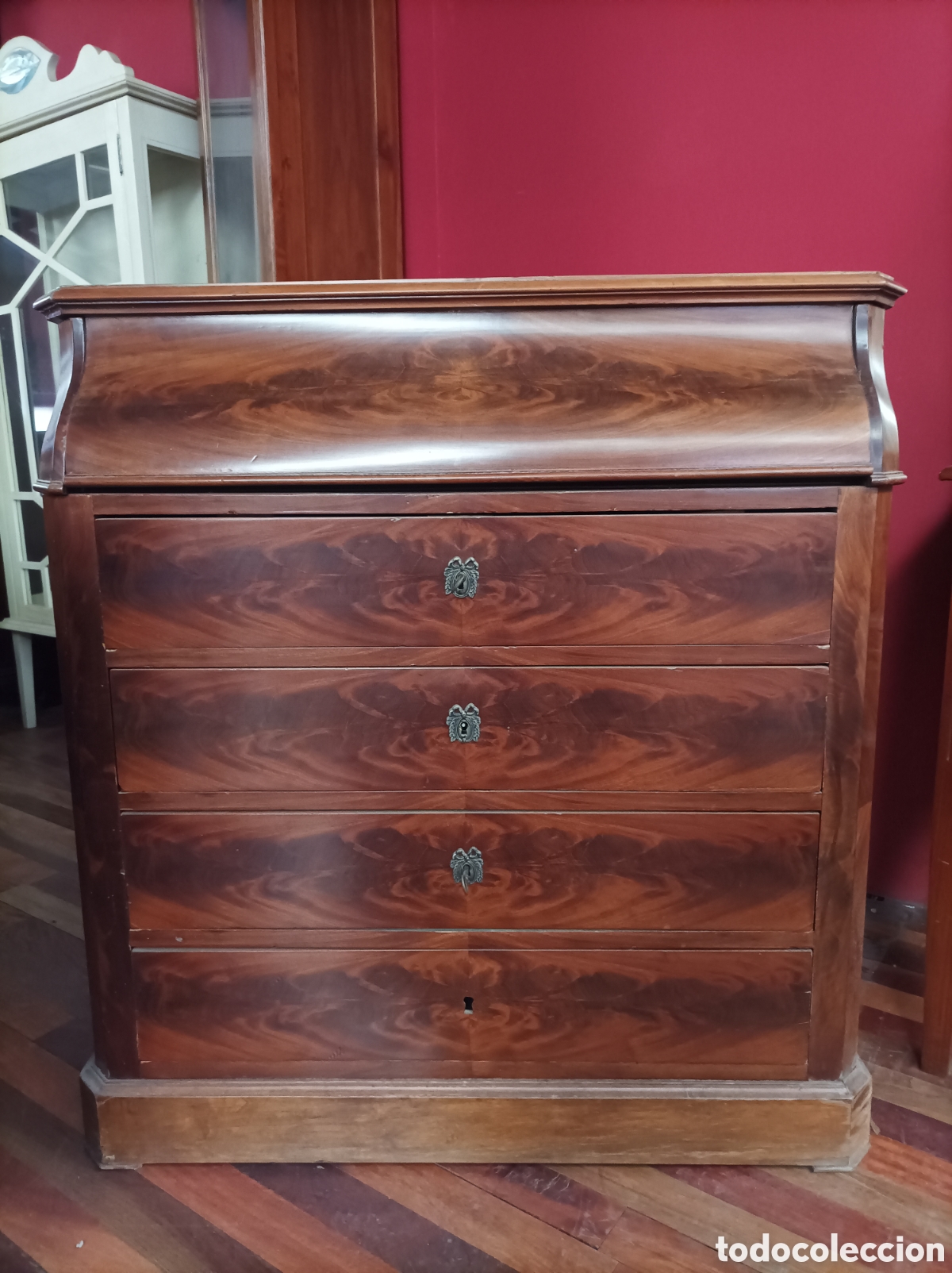 Antig&uuml;edades: C&oacute;moda en Palma de Caoba - Foto 1