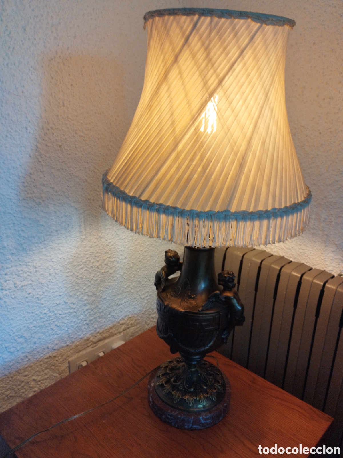 Antig&uuml;edades: MAGN&Iacute;FICA LAMPARA CON PUTIS. BRONCE Y MARMOL.85CM. - Foto 2